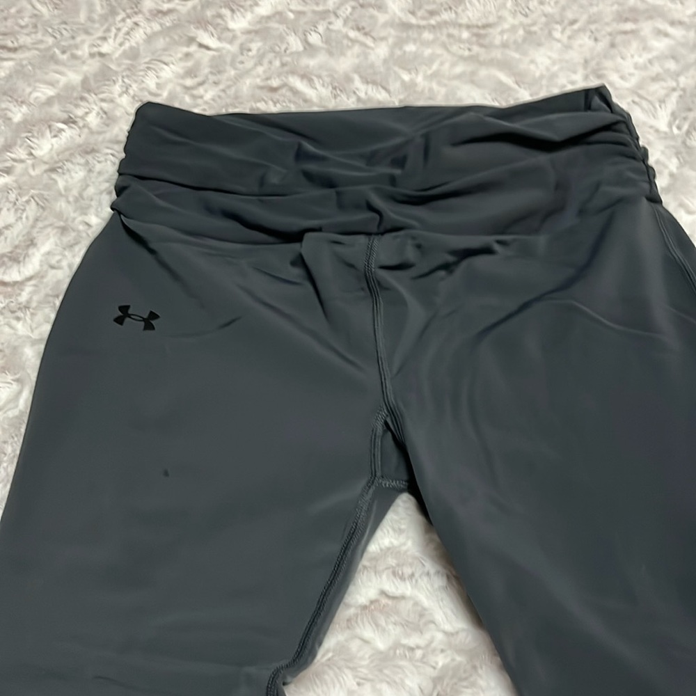 Under Armour capris